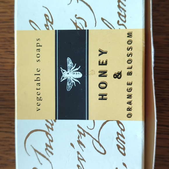 Russell & Co.: Honey & Orange Blossom, Vegetable Soaps - Picture 1 of 4